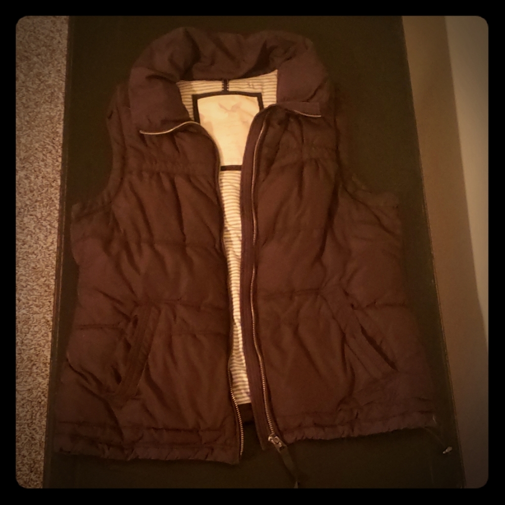 Brown puffer vest American Eagle